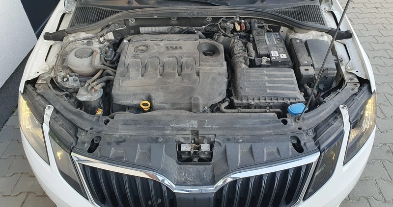 Skoda Octavia cena 37300 przebieg: 196000, rok produkcji 2019 z Augustów małe 277